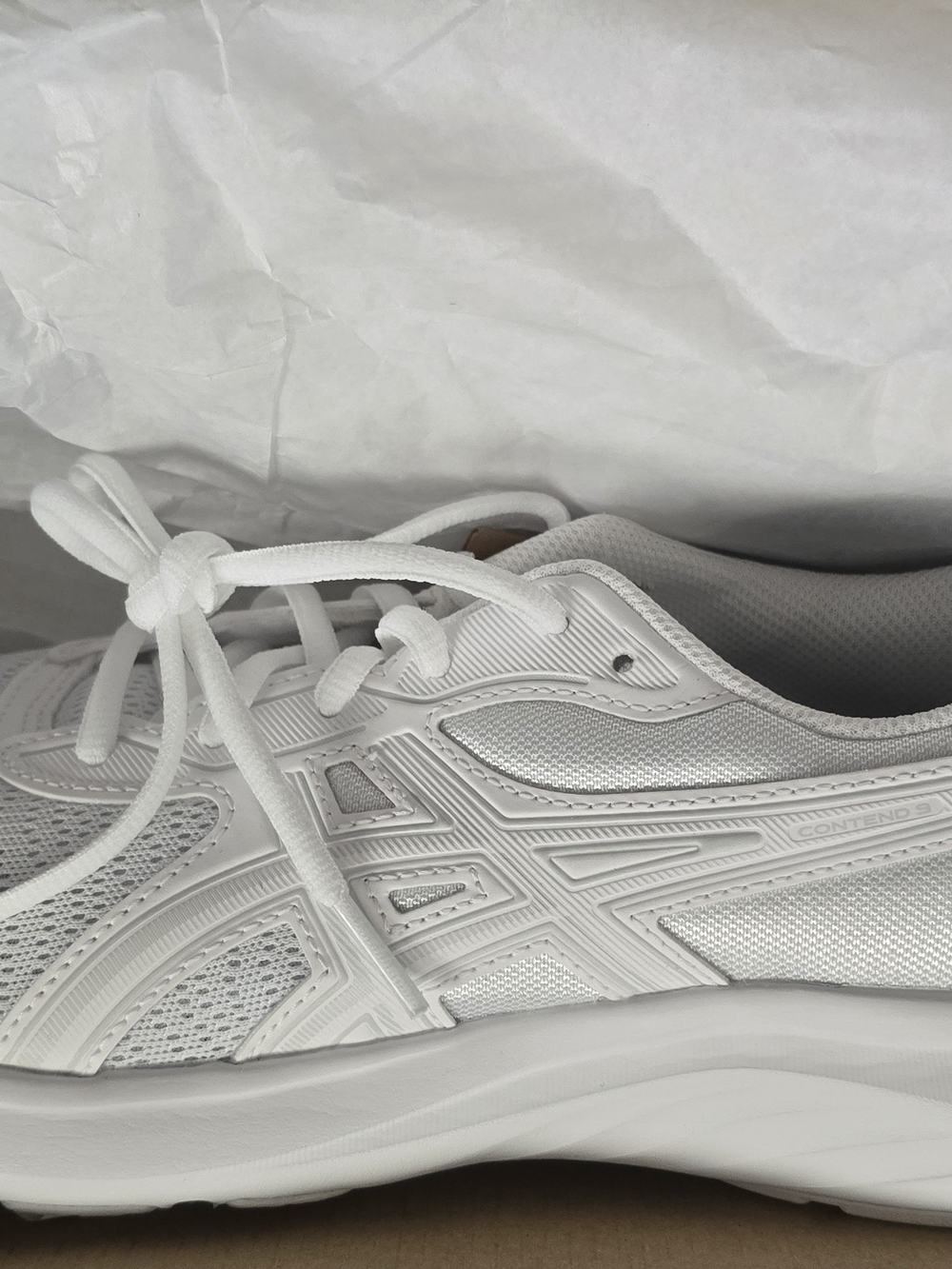 Asics White Lace-Up Athletic Sneaker 6.5 Youth 8 Women